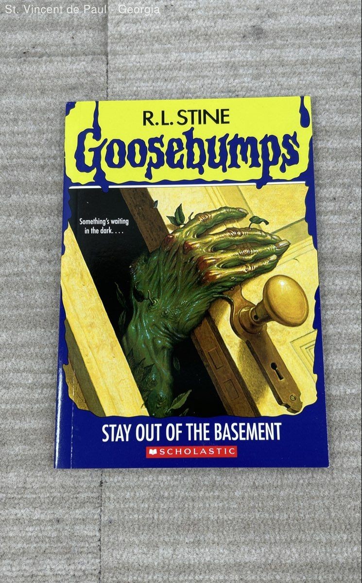 Goosebumps Retro Fear Set: 5 Paperback Books Limited Edition Tin R. L. Stine EXC