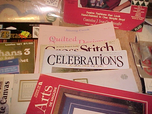 12 DIF VINTAGE LEISURE CRAFT, IRON~ON TRANSFERS, AND MORE ACTIVITY BOOKS ****