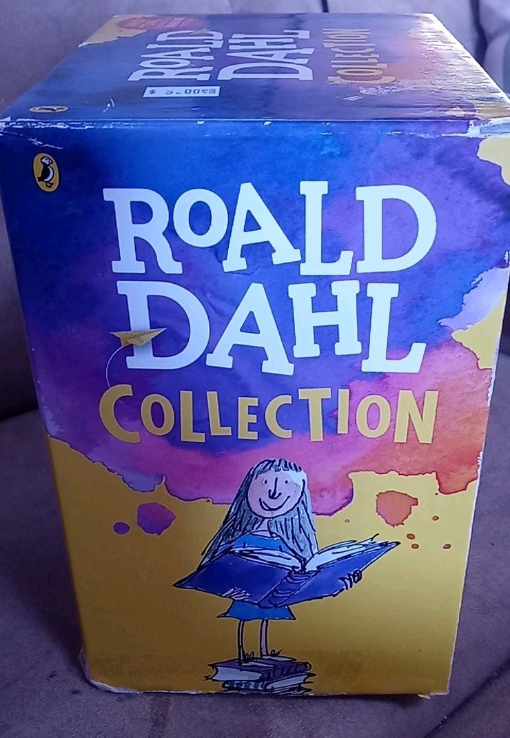 Roald Dahl Collection 14 Fantastic Stories Box Set Including Great Shape (READ)