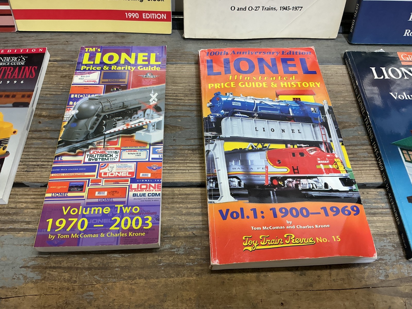 Greenberg’s Guide to Lionel Trains ..SEVERAL VERSIONS AND OTHERS