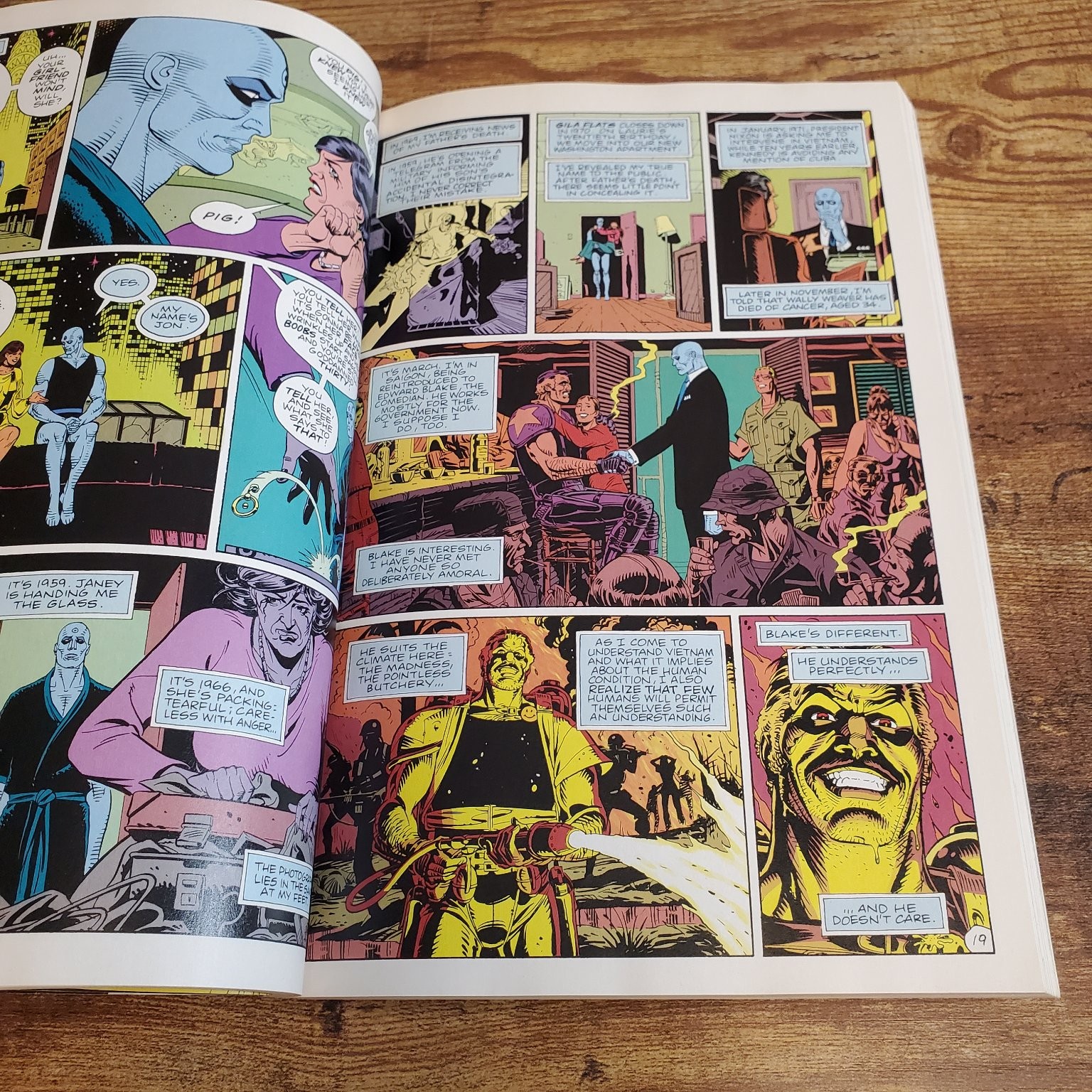 Watchmen Alan Moore Dave Gibbons 2019 Graphic Novel DC Comics Hugo Award Winner
