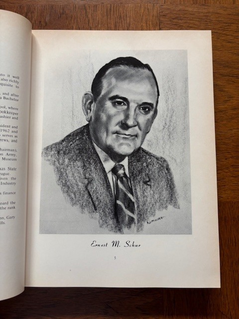 Men of Achievement in Texas by Garland A. Smith, Editor 1972 hardcover 432 pages
