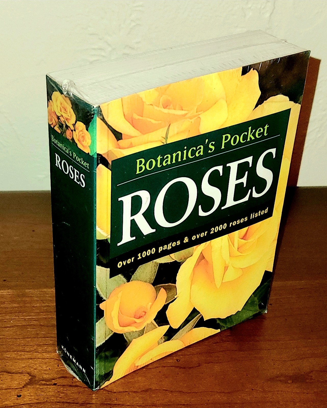 New! Sealed! BOTANICAS POCKET ROSES (Botanicas Pockets) Paperback By Susan Page