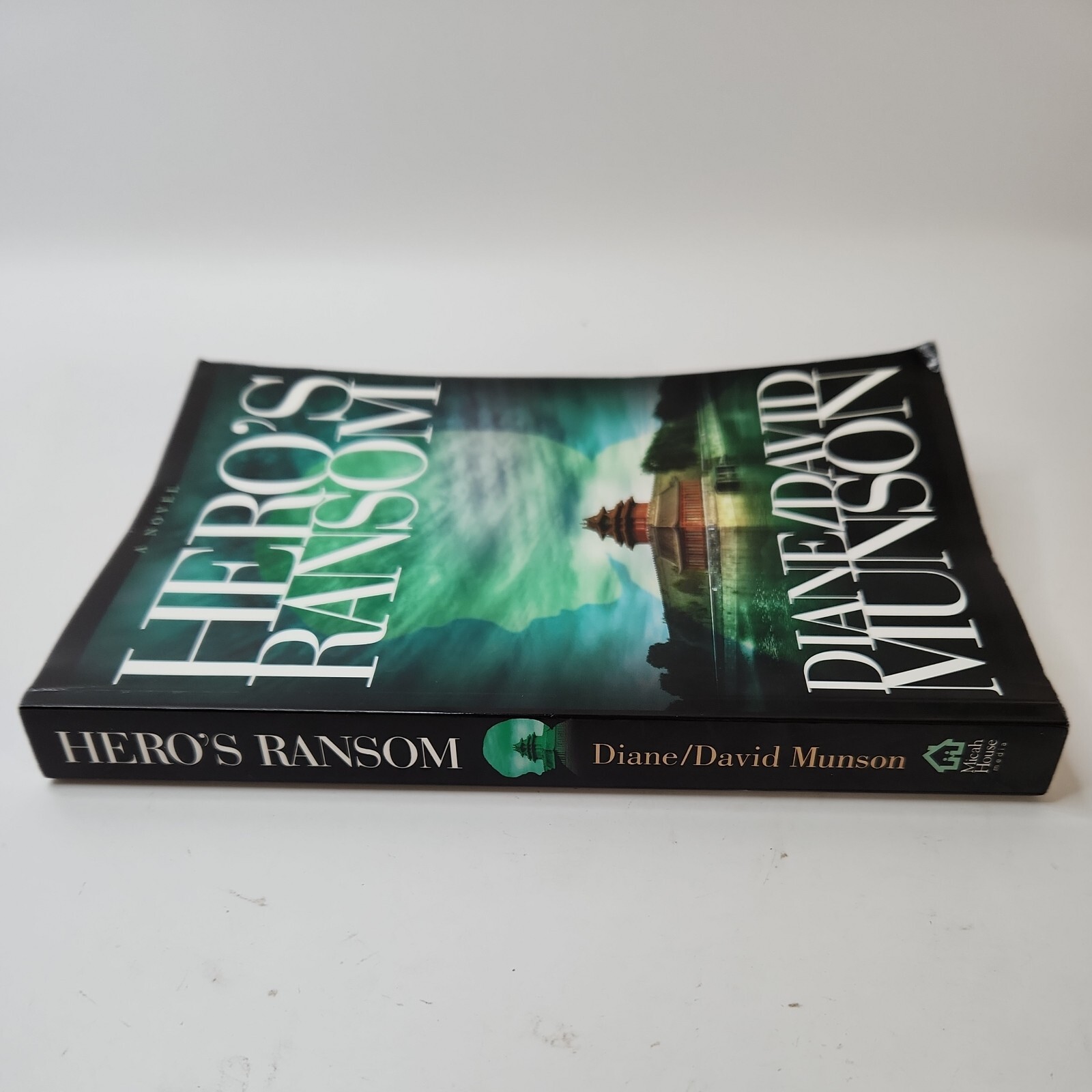 Hero’s Ransom by David Munson and Diane Munson (2010, UK- A Format Paperback)