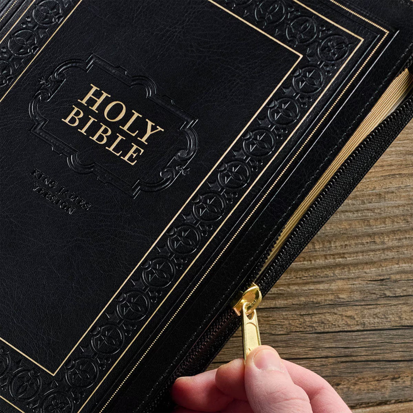 KJV Giant Print Bible Black with Zipper Faux Leather BRAND NEW in Shrink Wrap!!!