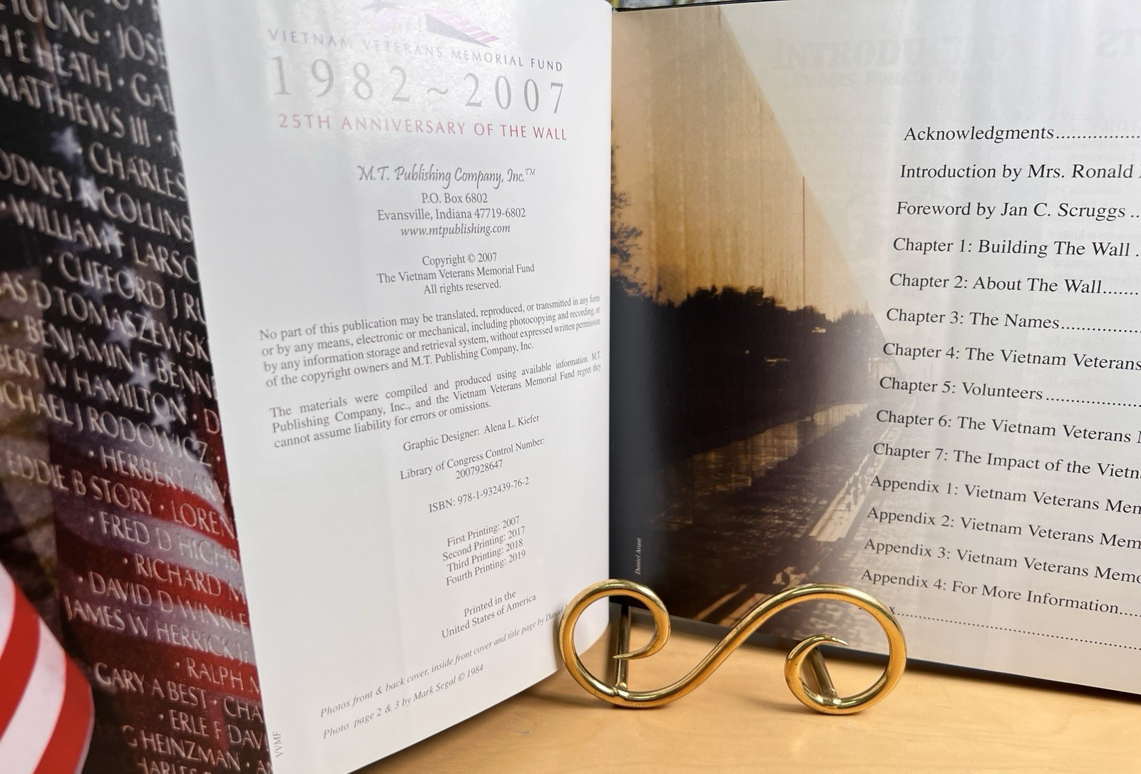 The Wall 25 Years of Healing and Educating by Kim Murphy 2019 4th Printing