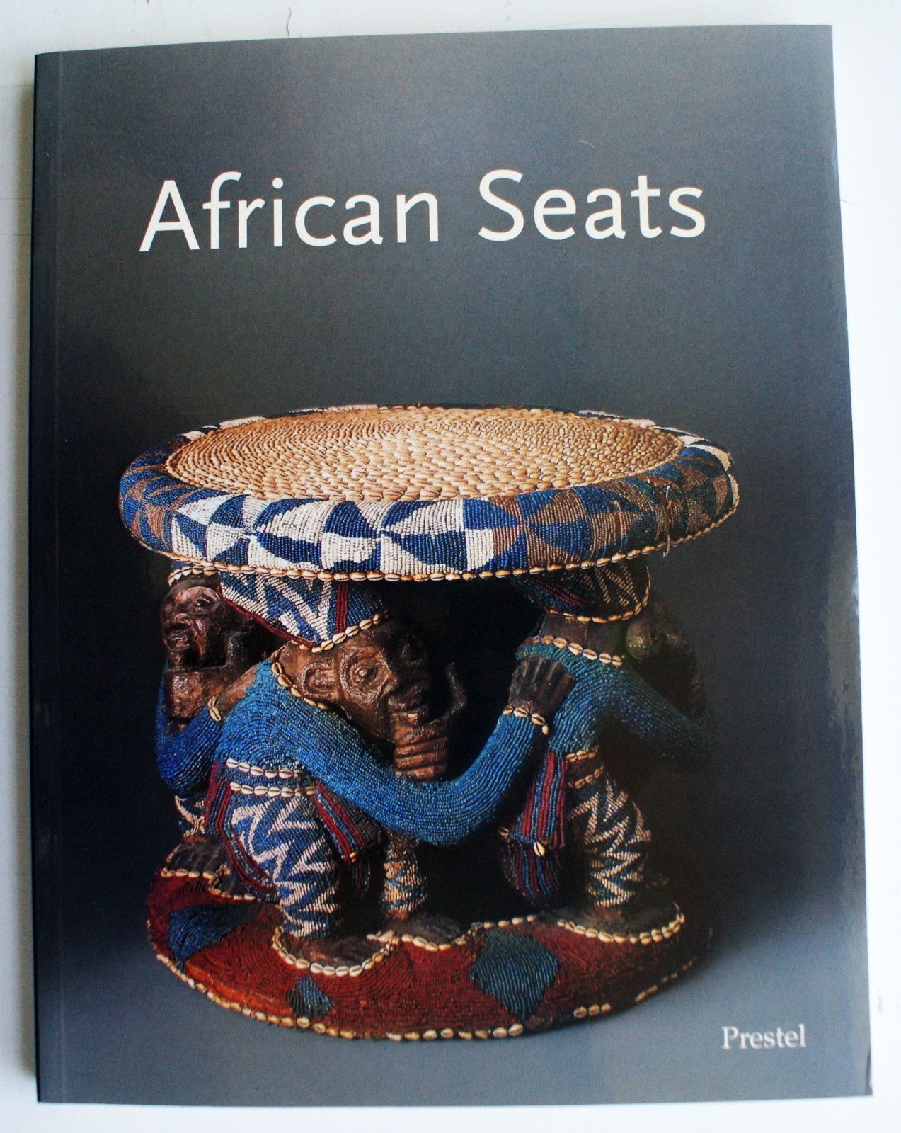 AFRICAN SEATS by Bocola , Schneebeli 2004 PB Prestel Verlag [361]
