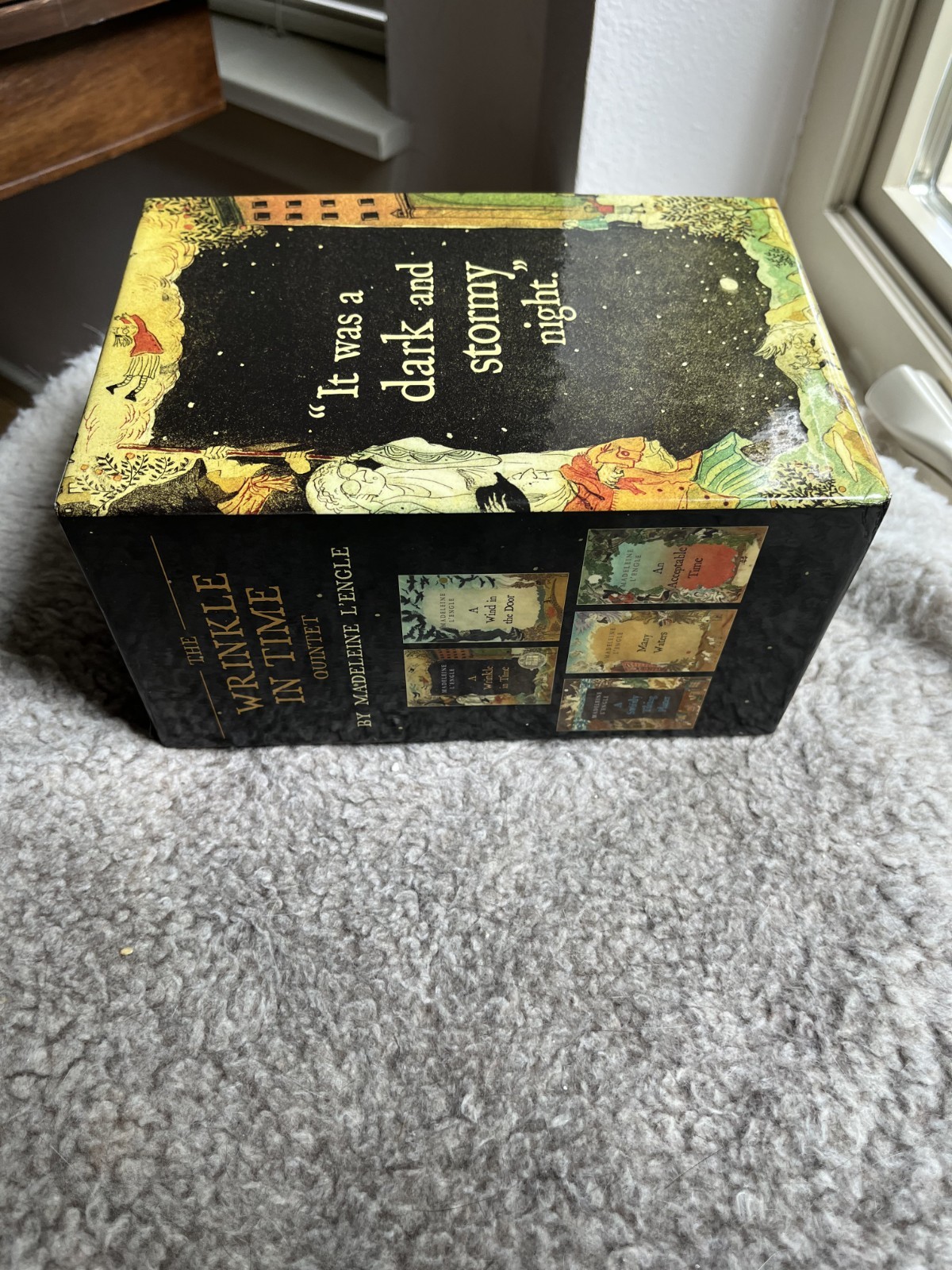 A Wrinkle in Time (Time Quintet) – Paperback By Madeleine L’Engle – VERY GOOD++