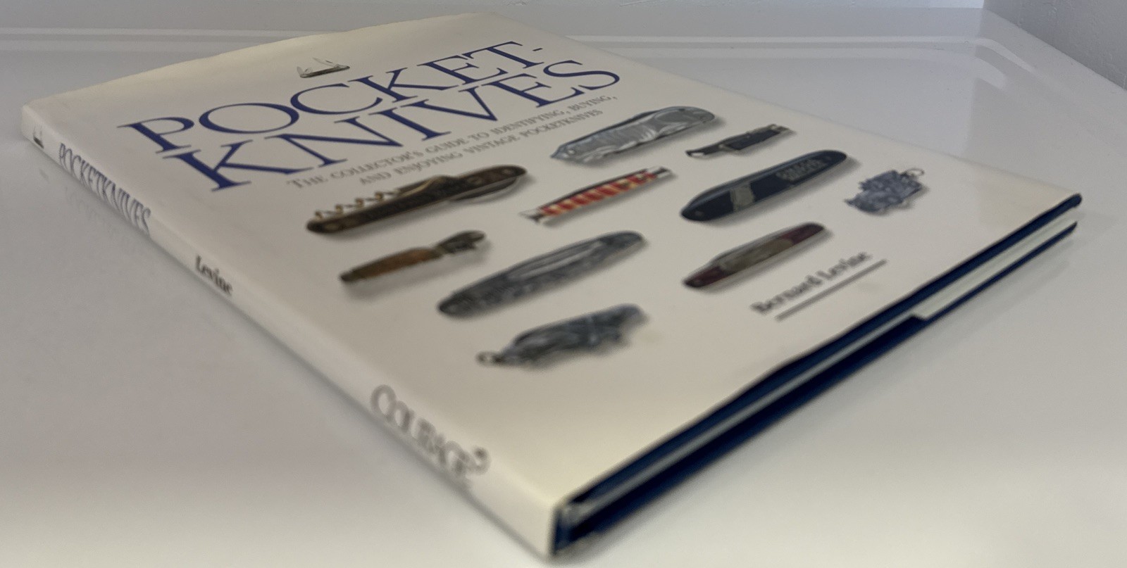 Pocket Knives Guide By Bernard Levine. 1993 Hardcover 80 Pages Pre Owned