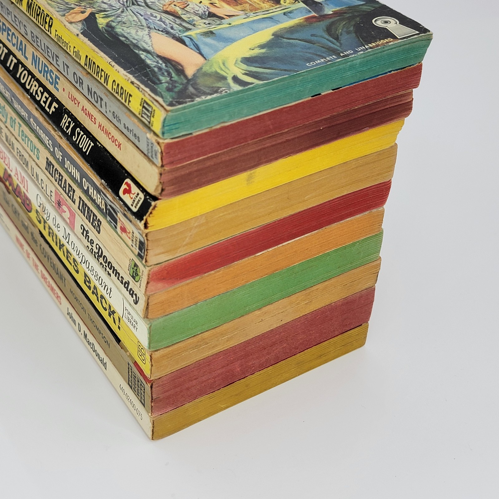 Lot of 11 vintage paperback books 1950s 1960s murder scifi humor mystery crime