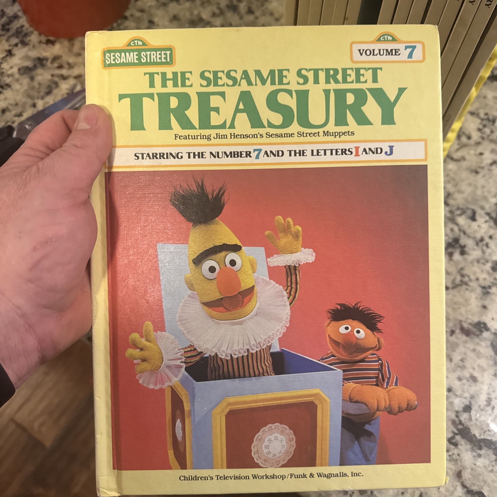 Complete Sesame Street Treasury Set 1-15 w/ Big Bird Holder 1983 CTW Books