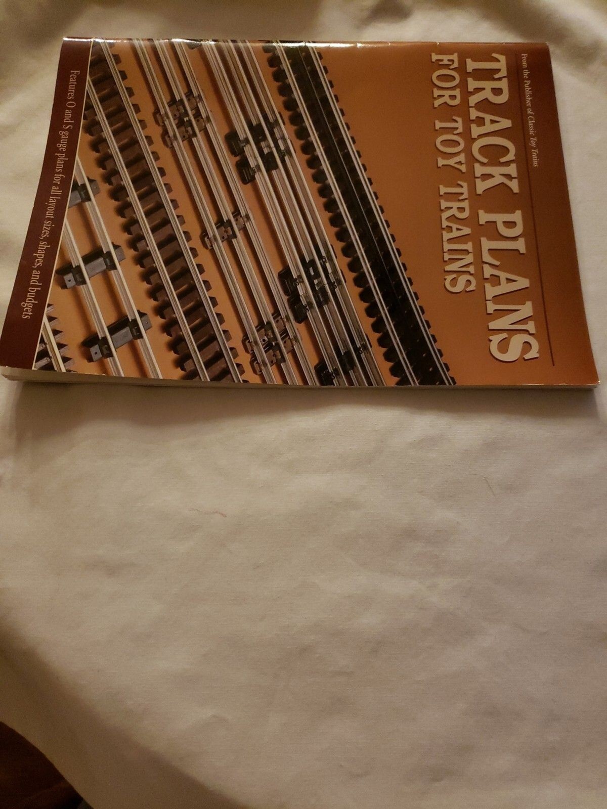 KALMBACH #10-8230 TRACK PLANS FOR TOY TRAINS 48 PAGES