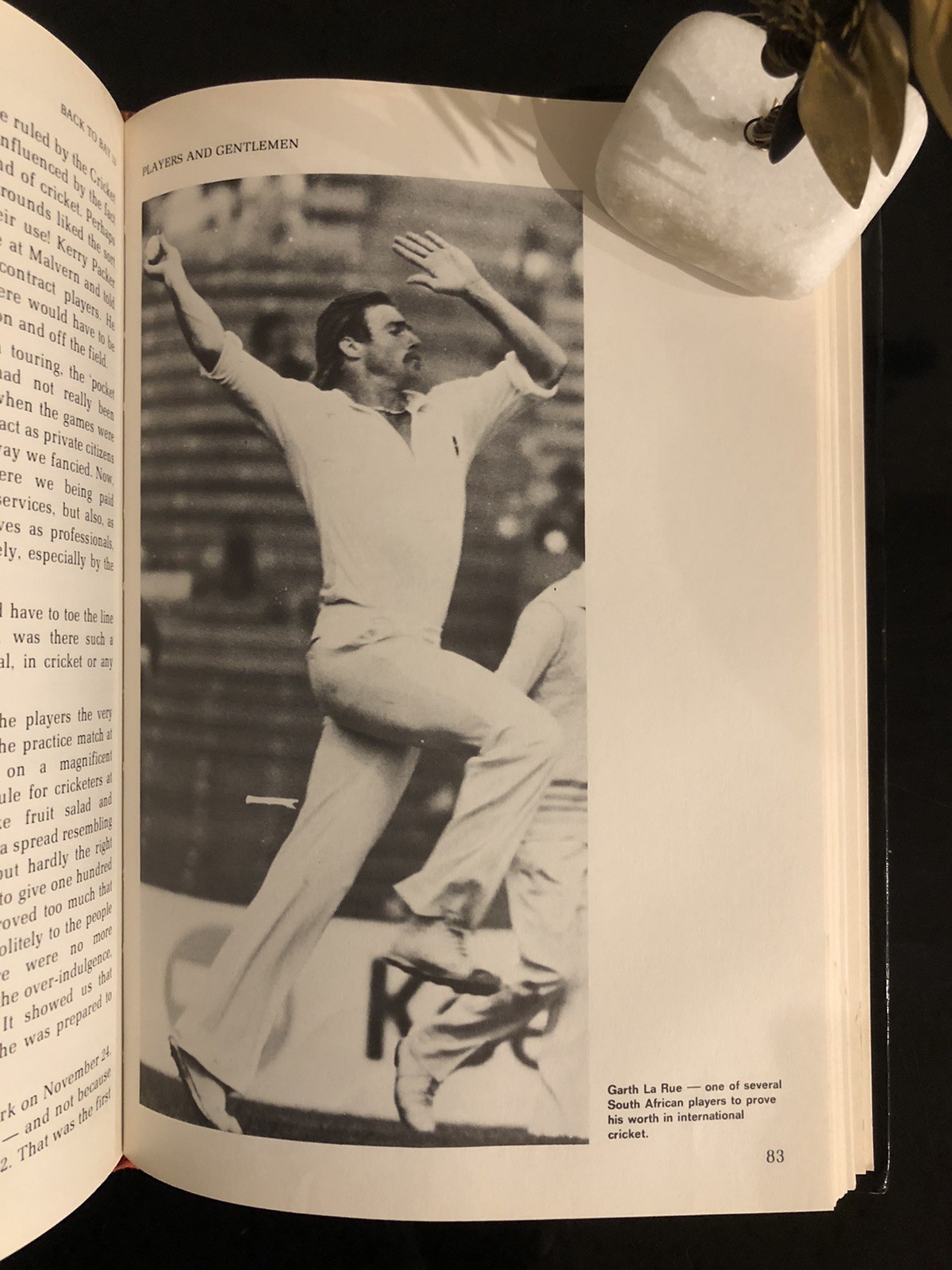Signed Copy (from 3 players) Max Walker Back To Bay 13 G.Spark Ed. 1980 First Ed