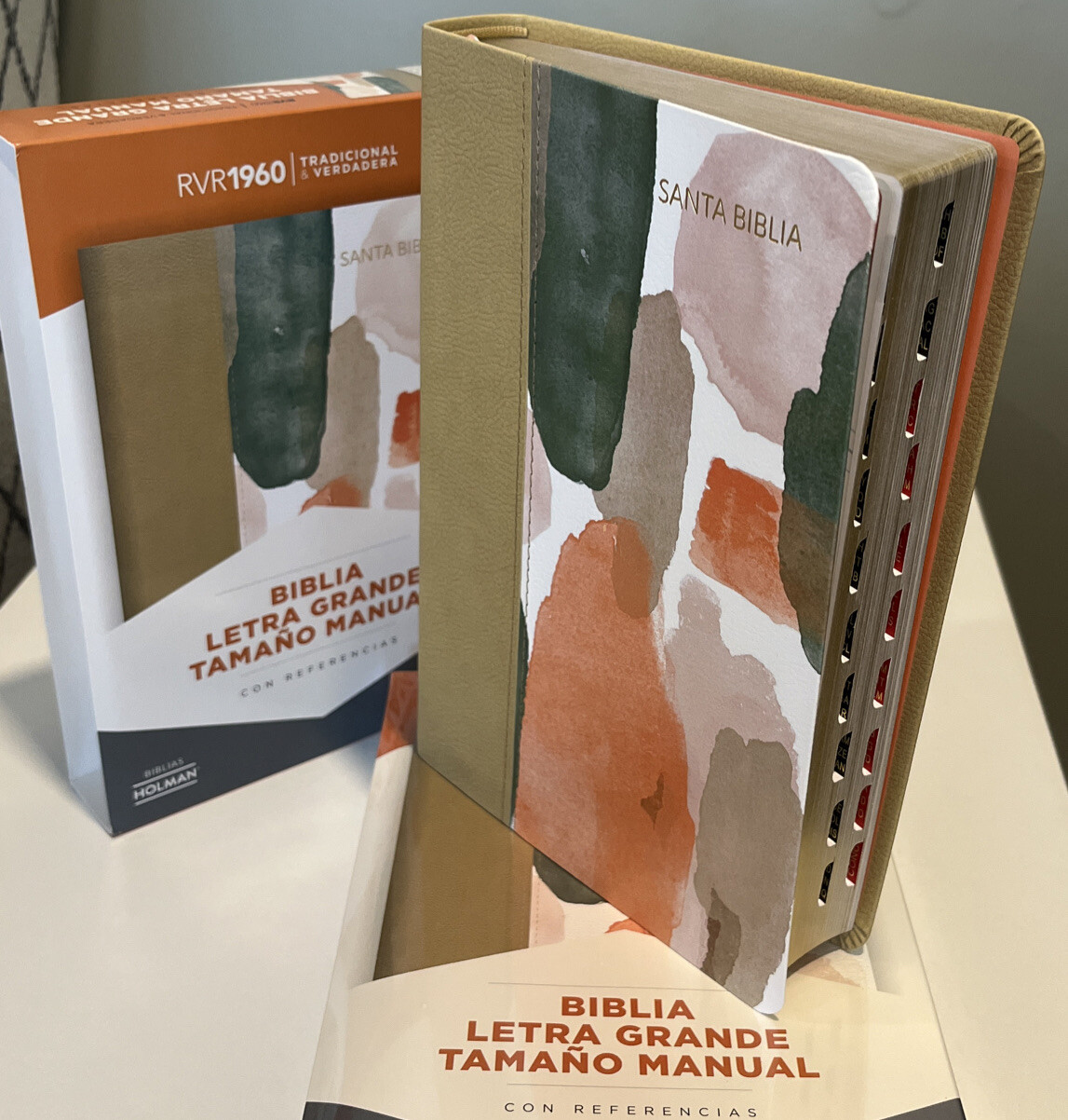 BIBLIA RVR1960 LETRA GRANDE 12pun.TAMANO MANUAL MULTICOLOR SIMIL PIEL CON INDICE