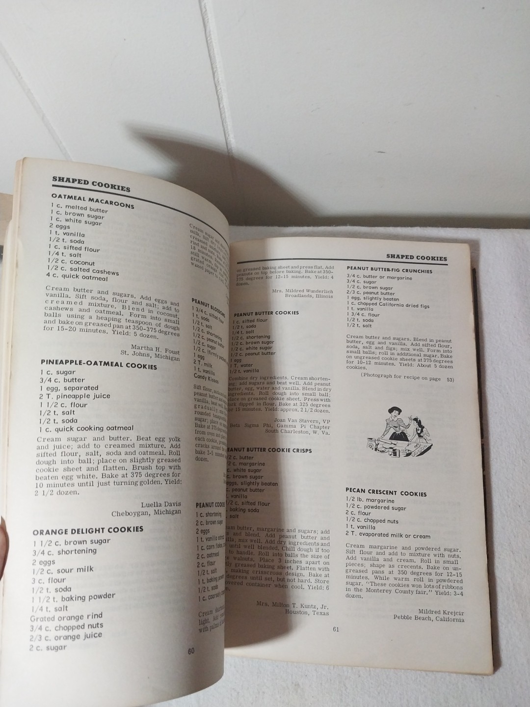 COOKIE COOKBOOK Over 500 Recipes VINTAGE 1965 Paperback 124 Pages