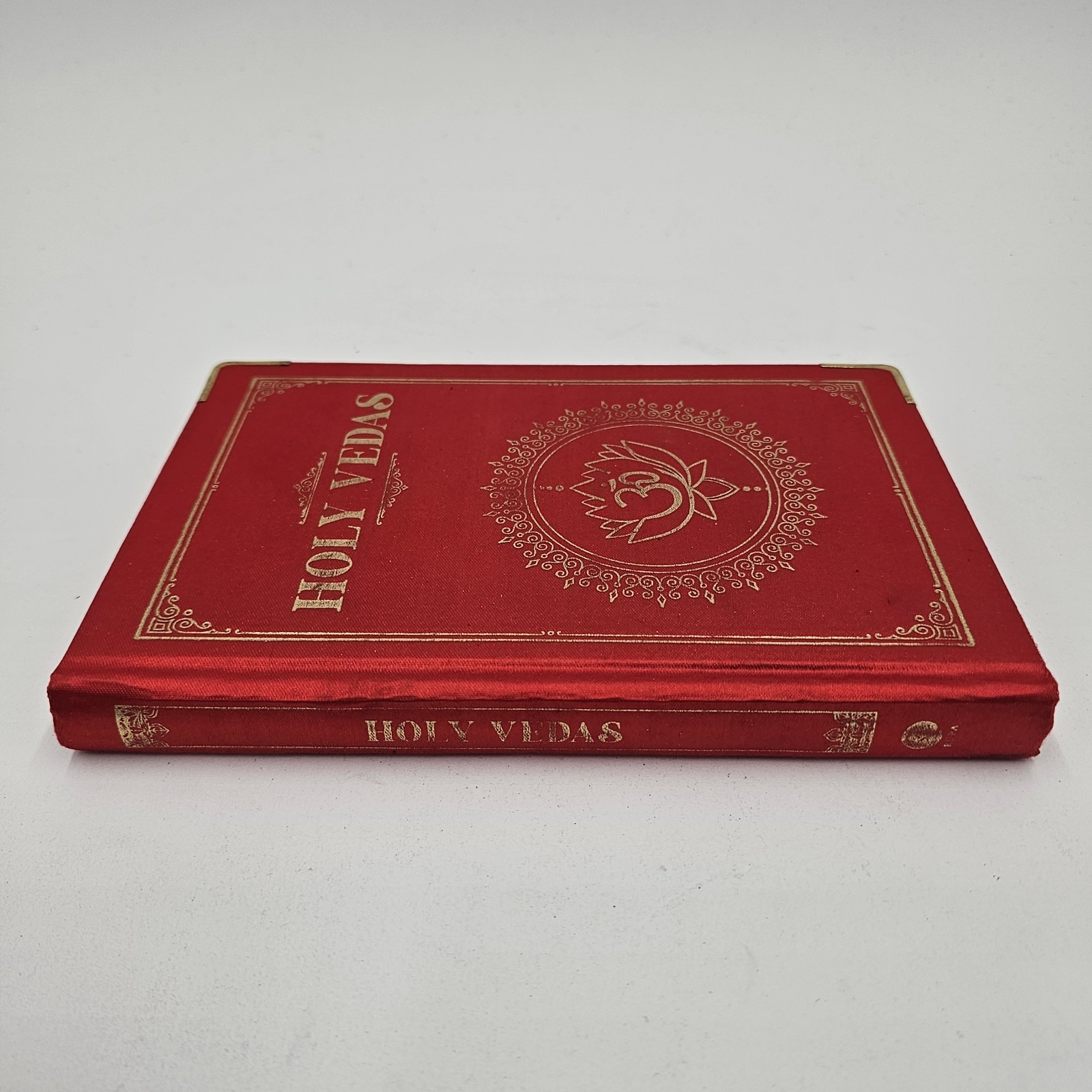 The Holy Vedas by Rupa Publications | English Translation Hinduism Hardcover VG+