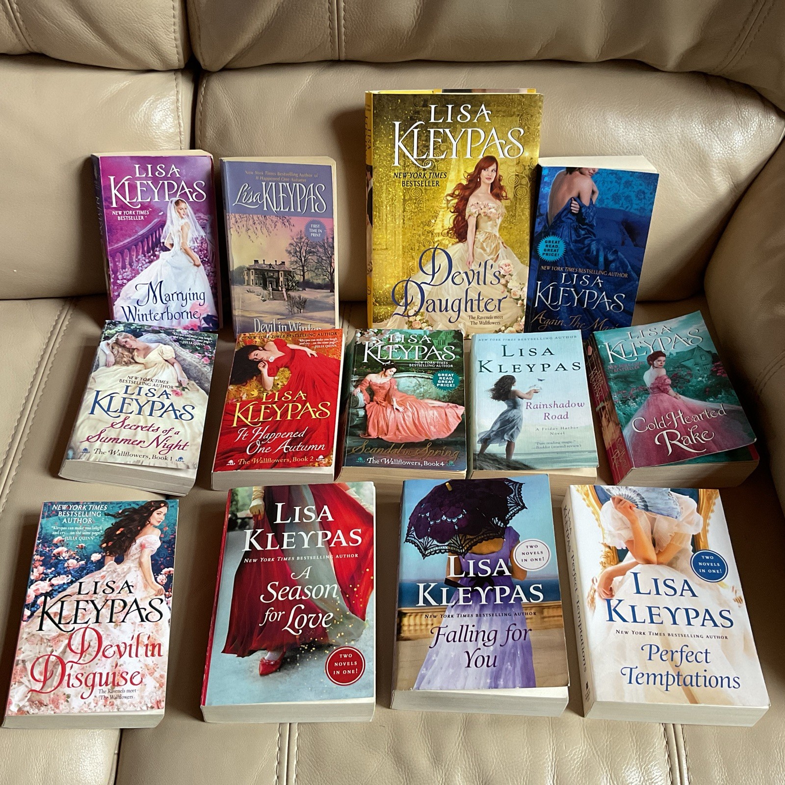 Lot 13 Lisa Kleypas – 1 Hardback and 12 Soft, 3 are 2 in 1’s