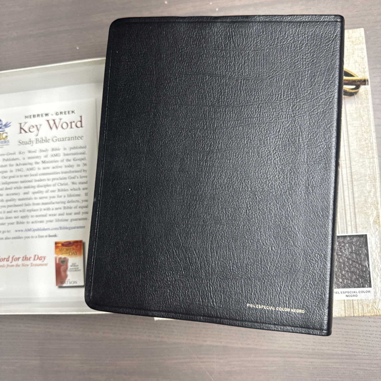 BIBLIA DE ESTUDIO PALABRA CLAVE RVR 1960 COLOR NEGRO PIEL FABRICADA BIBLE