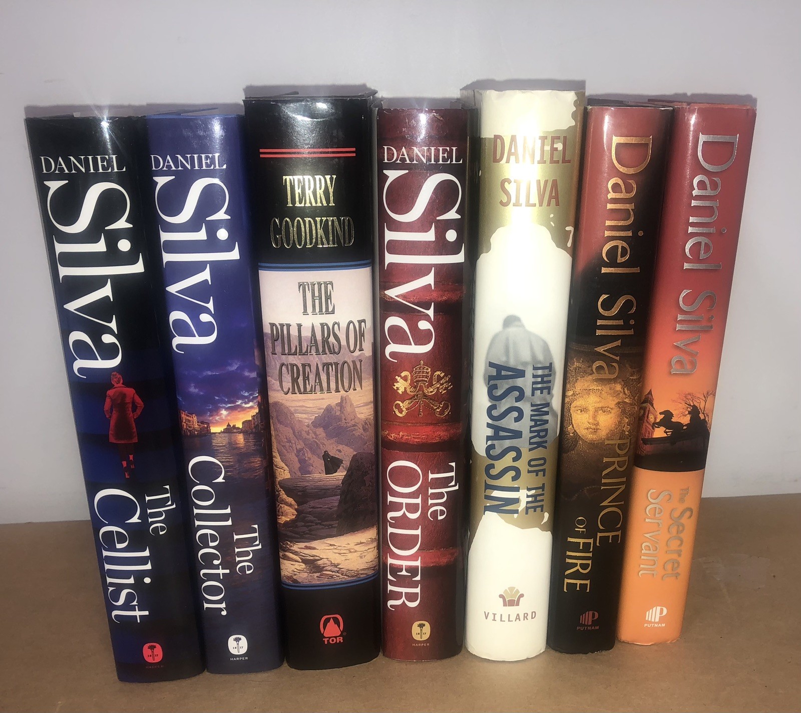 Daniel Silva – Lot of 6 HC/DJ Books Hardcover incl. 1st Editions + Bonus