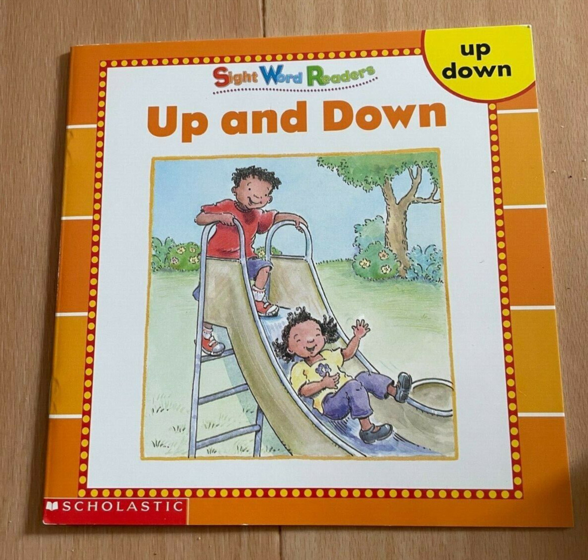 SIGHT WORD READERS. UP AND DOWN, 14 by 14CM. 043951178X