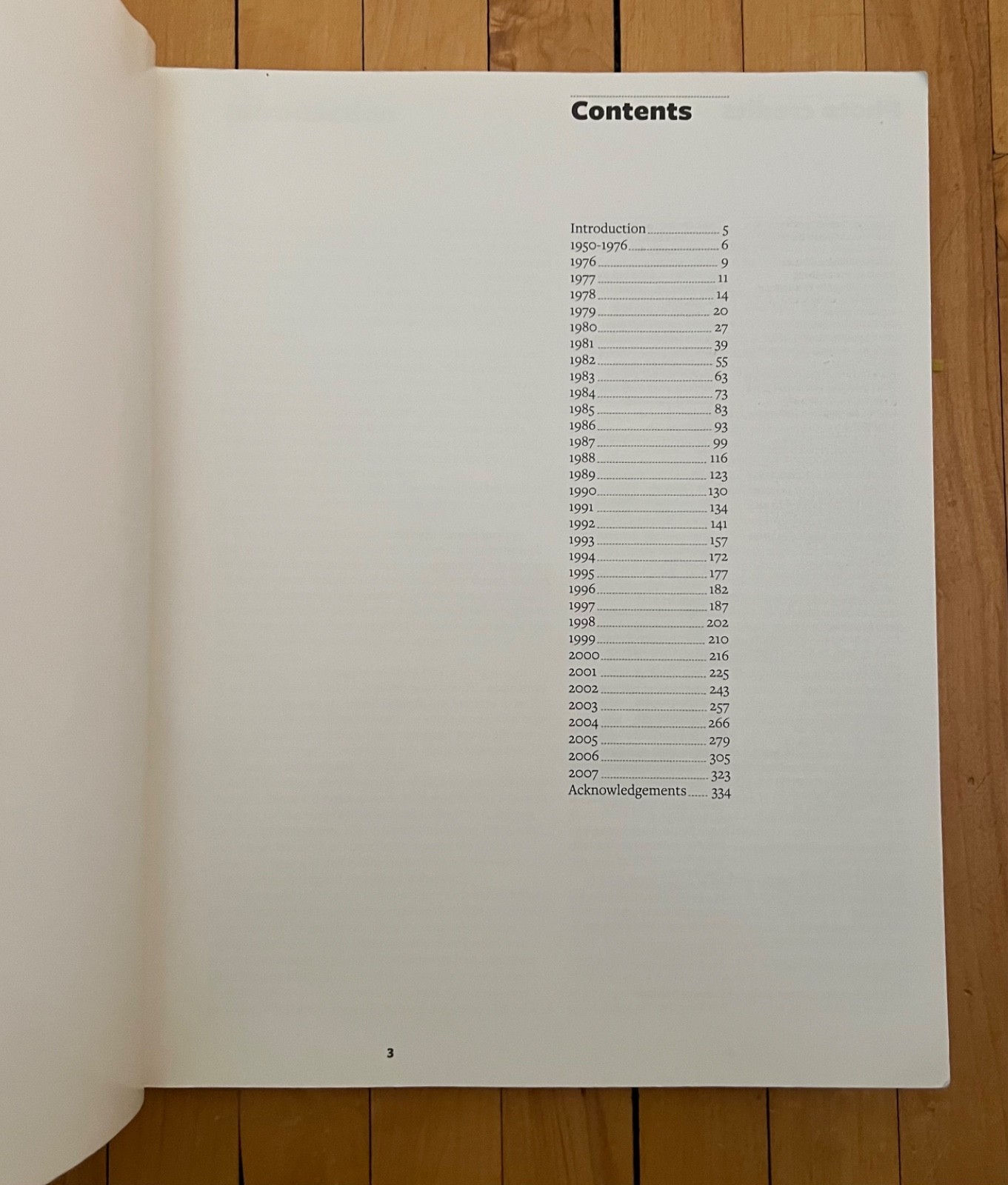 U2 – A Diary by Matt McGee Illustrated Softcover Pictorial Omnibus Press (2008)