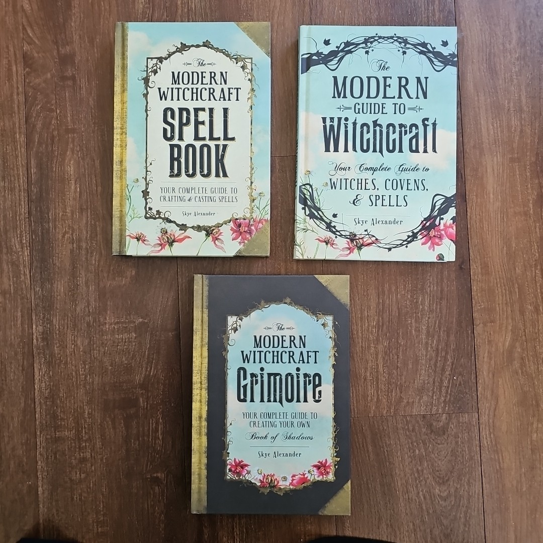 Modern Witchcraft Introductory Boxed Set : The Modern Guide to Witchcraft,…