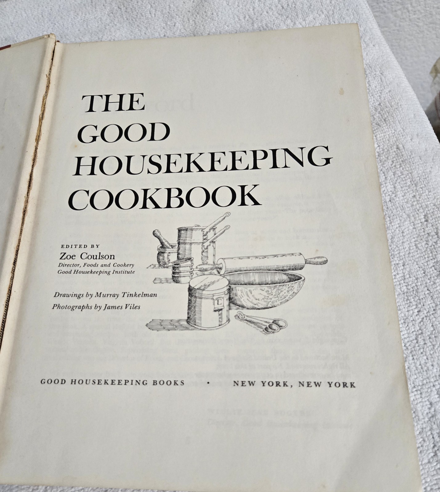 Vintage „The Good Housekeeping Cookbook‘ 1973 Hardcover, 800 Pages