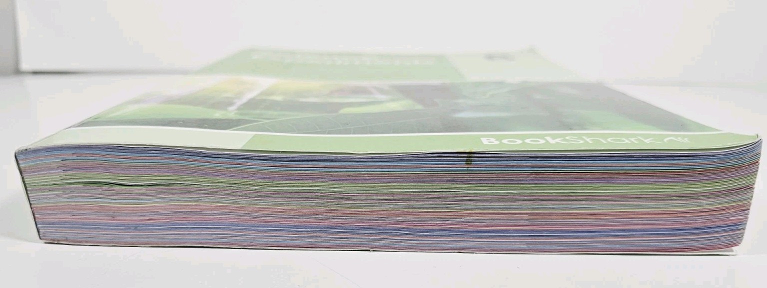 Book Shark SCIENCE EXPERIMENTS LEVEL B, Standards Based 2021 softcover Very Good