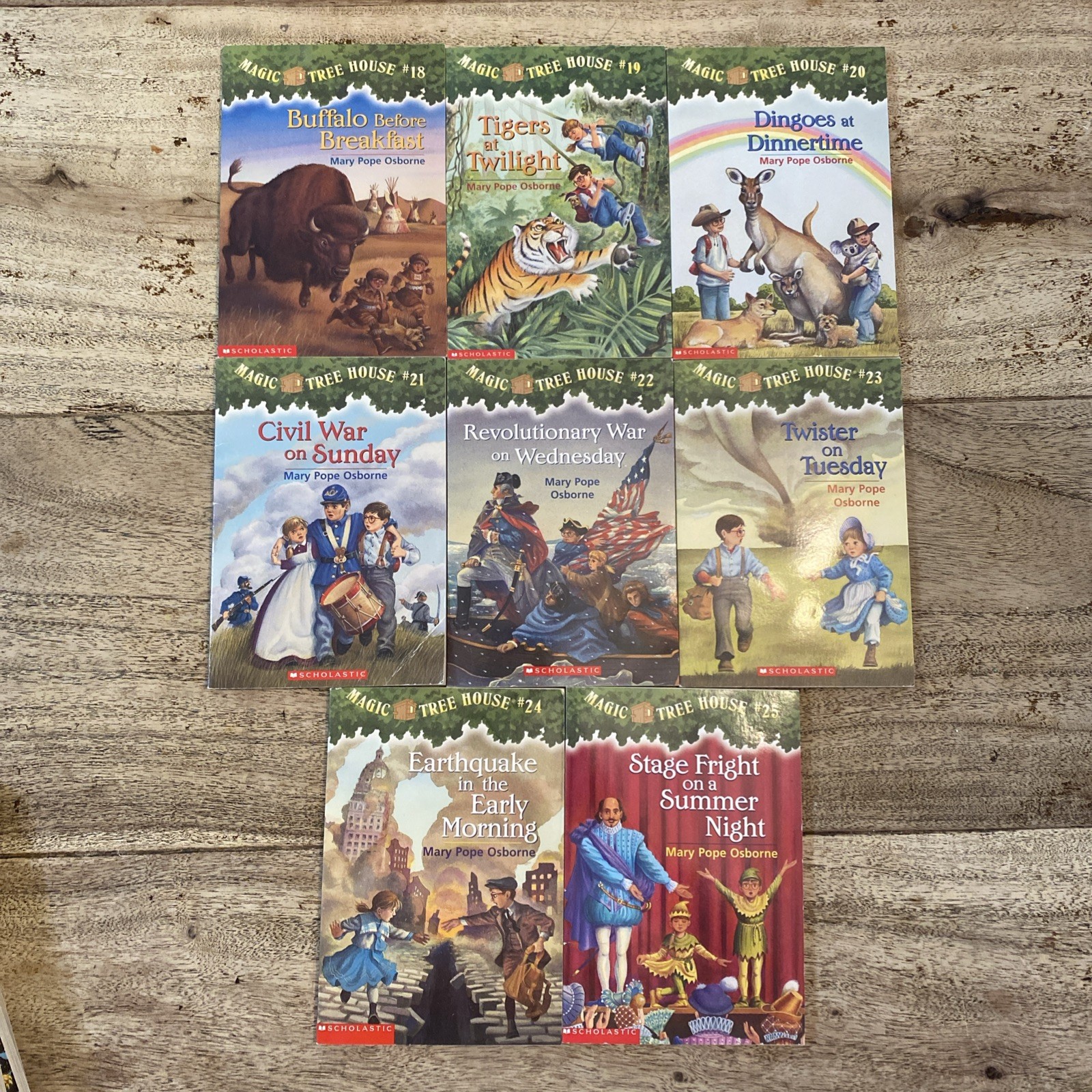 LOT OF 8 MAGIC TREE HOUSE BOOKS MARY POPE OSBORNE PAPERBACKS 18-25