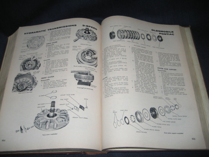 Vintage CHILTON’S AUTO REPAIR MANUAL 1961 hardcover 32nd Edition