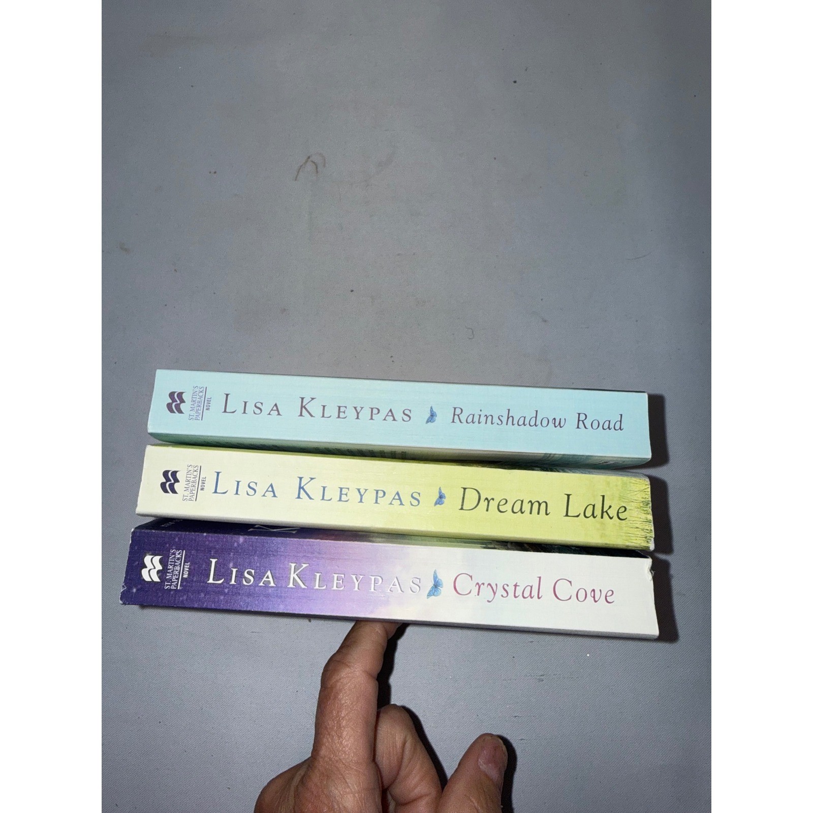 Lisa Kleypas Friday Harbor 3 Book Lot Rainshadow Road Dream Lake Crystal Cove PB