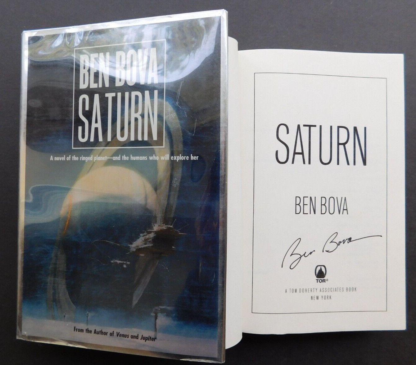 *SIGNED* BEN BOVA high grade 2003 collectible hardcover w/mylar SATURN 402 pages