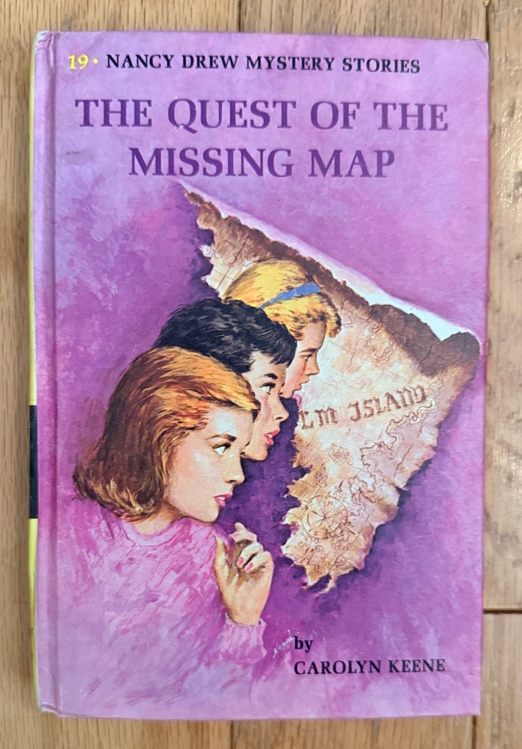Nancy Drew #19 The Clue of the Missing Map 1942, 1969 White Endpapers
