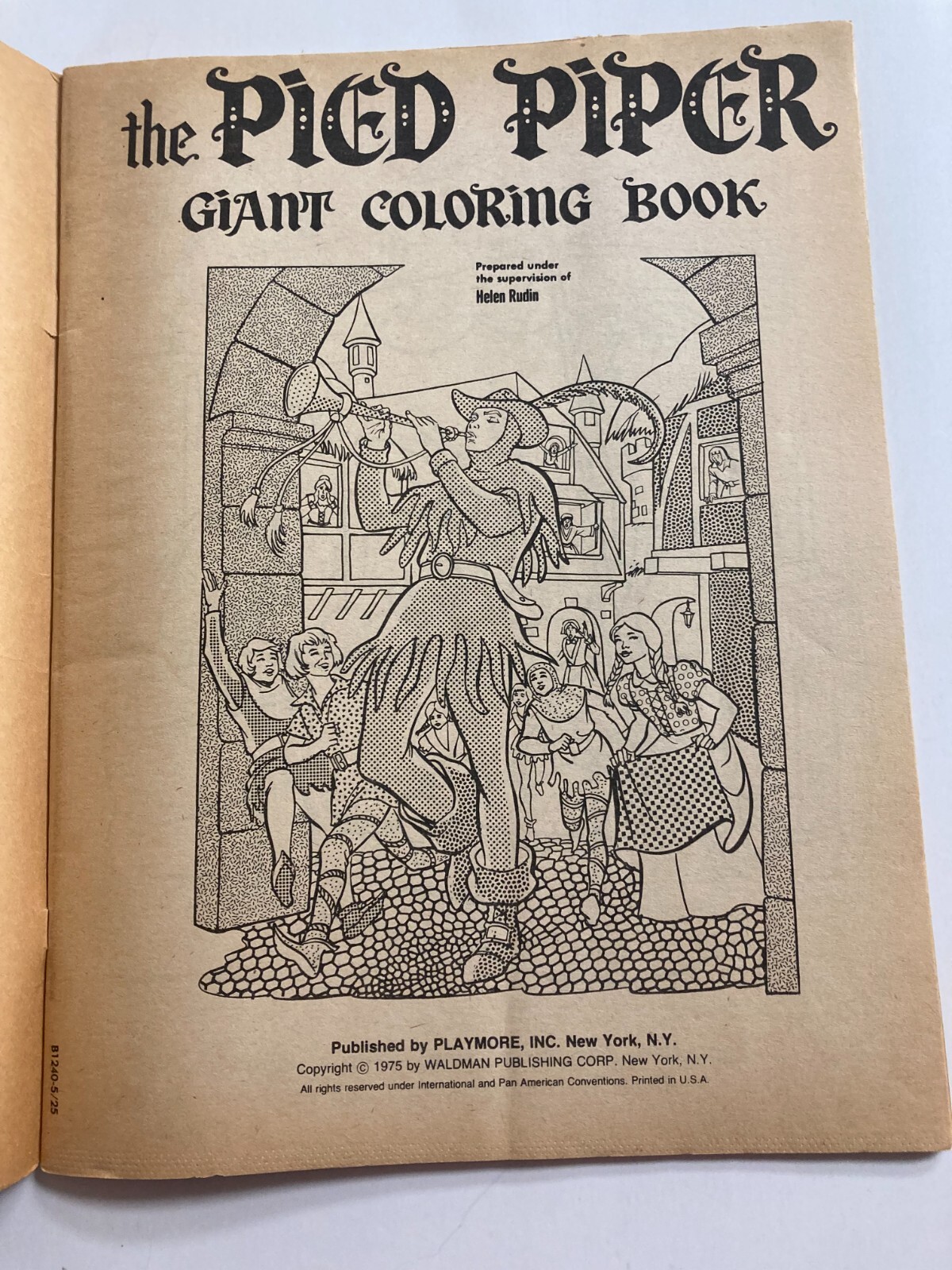 Vintage – Seven (7) Clean Giant Coloring Books – Wizard of OZ, Pinocchio,