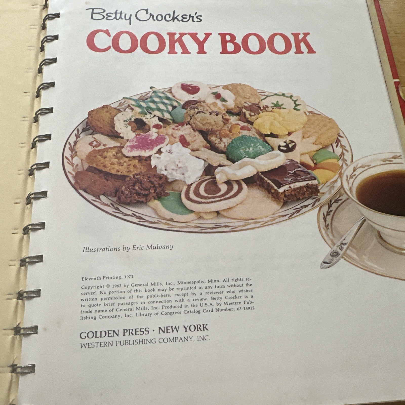Vtg BETTY CROCKER’S COOKY BOOK~1971~11th Printing~156 PAGES~SPIRAL Excellent Co
