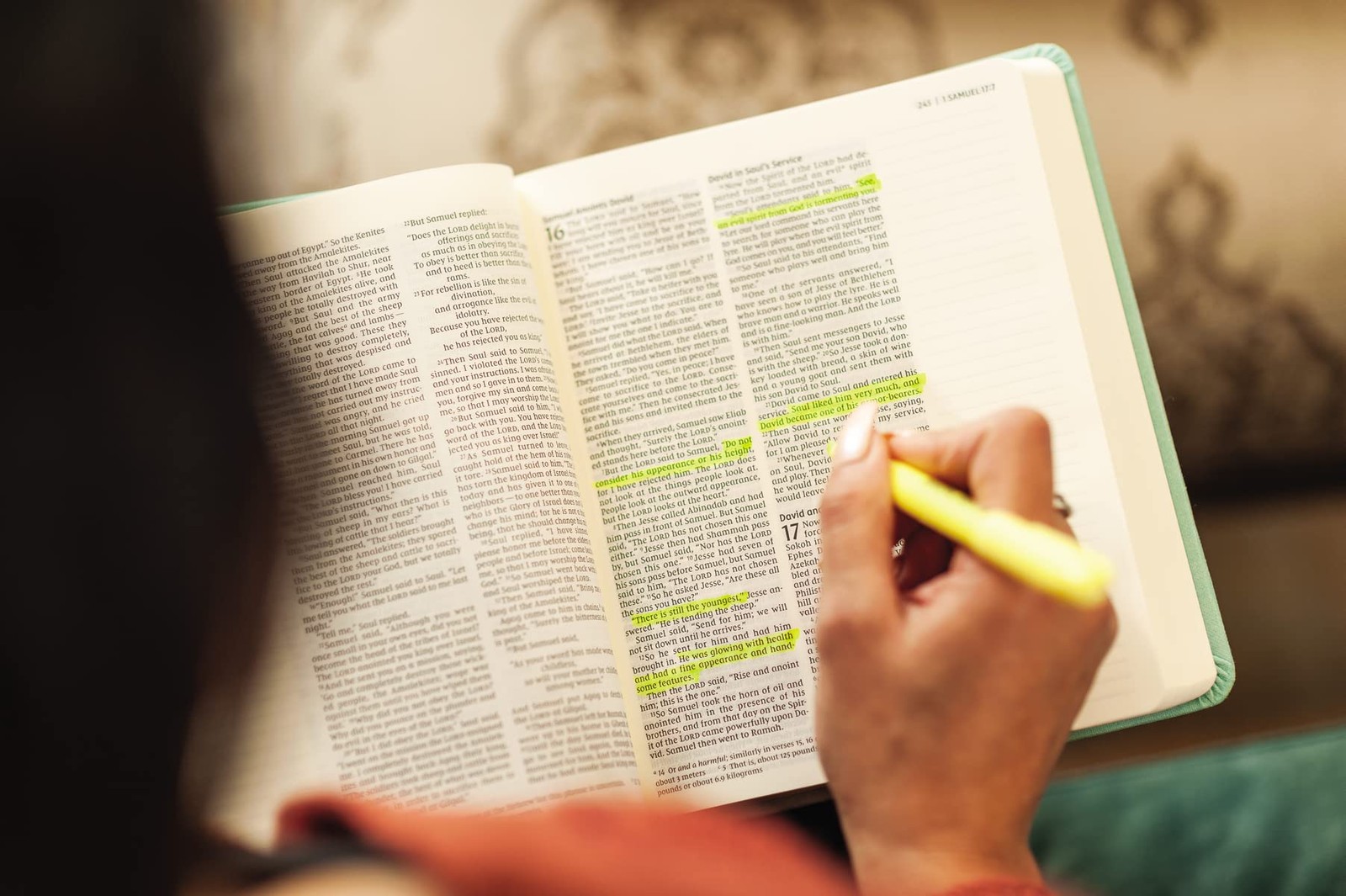 NIV, Journal the Word Bible (Perfect for Note-Taking), Double-Column, Cloth o…