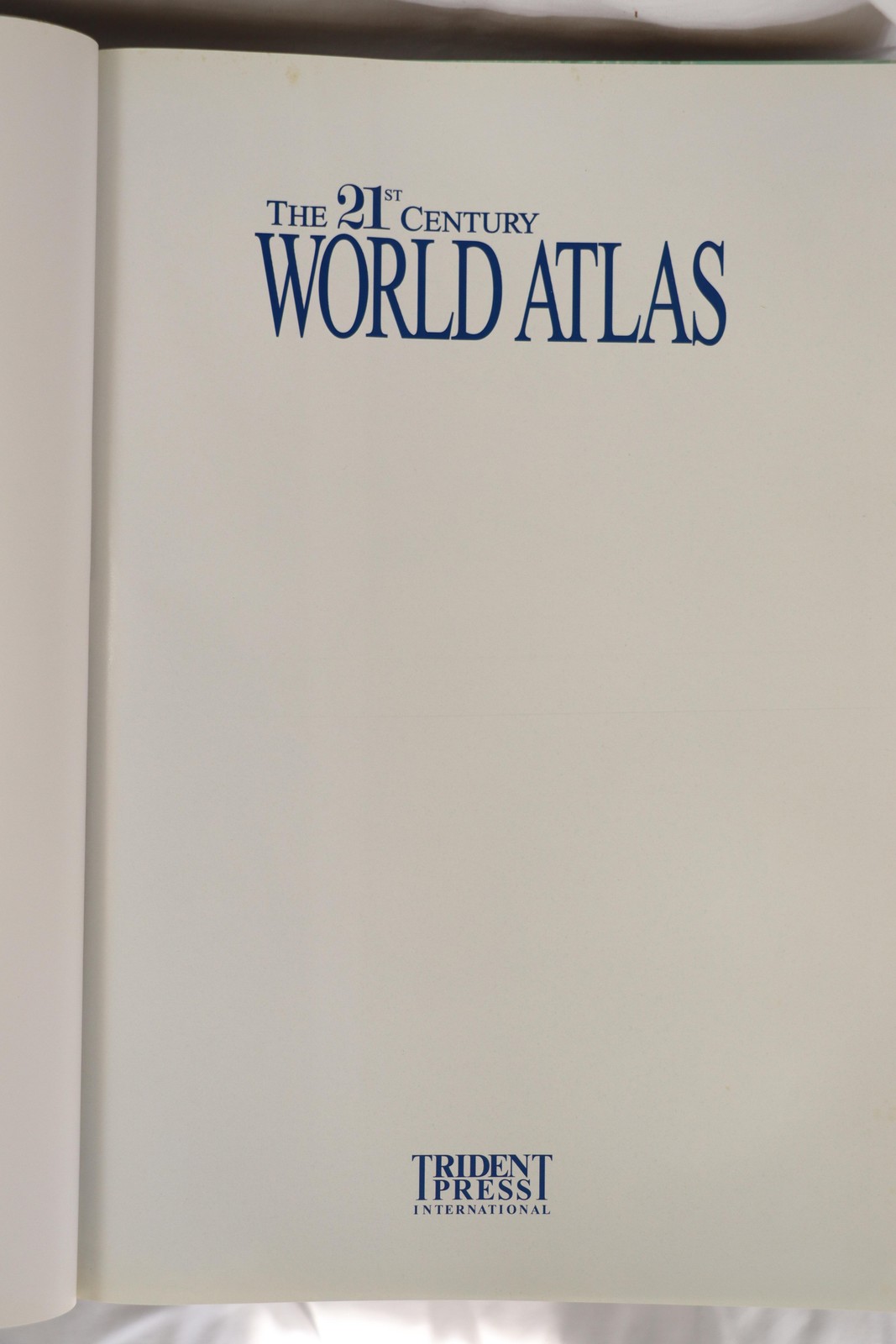 The 21st Century World Atlas🌎Trinity Press Large HC 2000 Illustrated Maps Italy