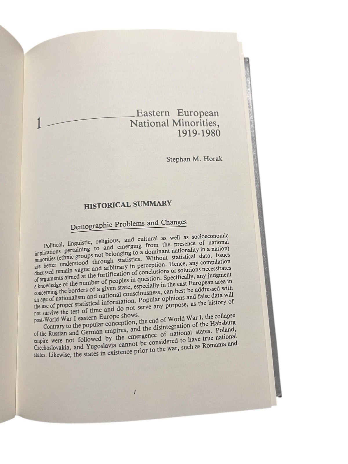 Eastern European National Minorities, 1919-1980 : A Handbook. Hardcover