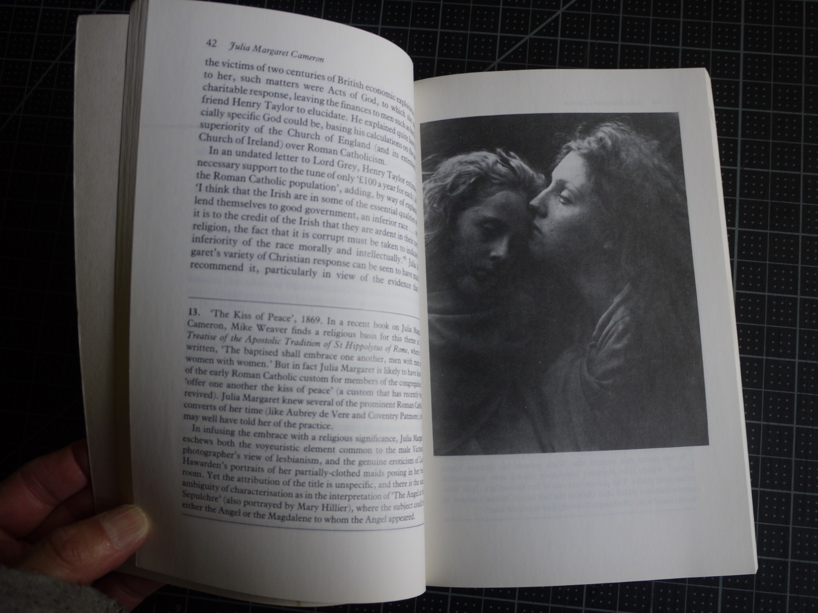 Julia Margaret Cameron (Pioneers) By Amanda Hopkinson. Trade paper