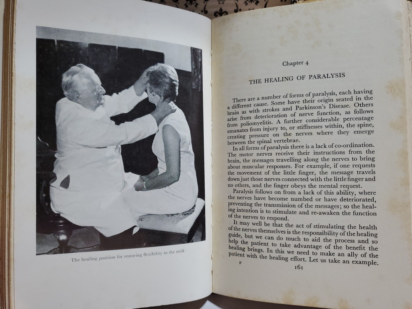 A Guide to Understanding and Practice of Spiritual Healing Harry Edwards 1974