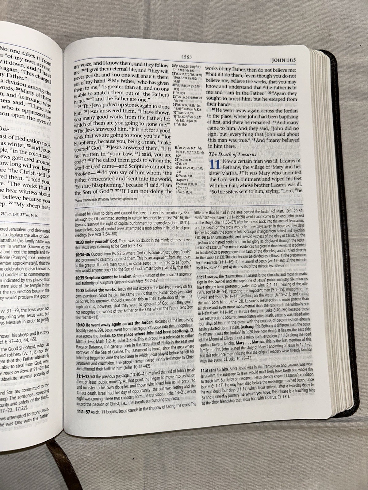 ESV John MacArthur Study Bible-Genuine Leather-Crossway-2011