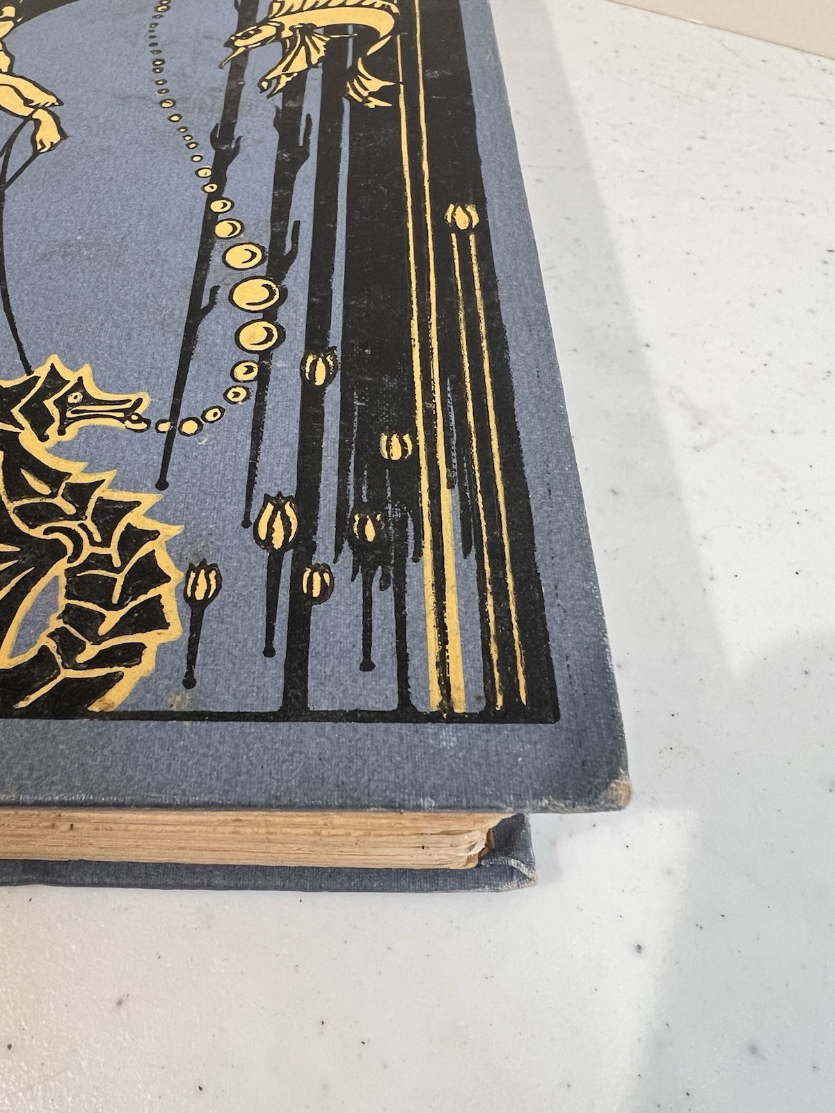 1915 – Come Unto These Yellow Sands, Margaret L. Woods, 1st Edition, Illustrated