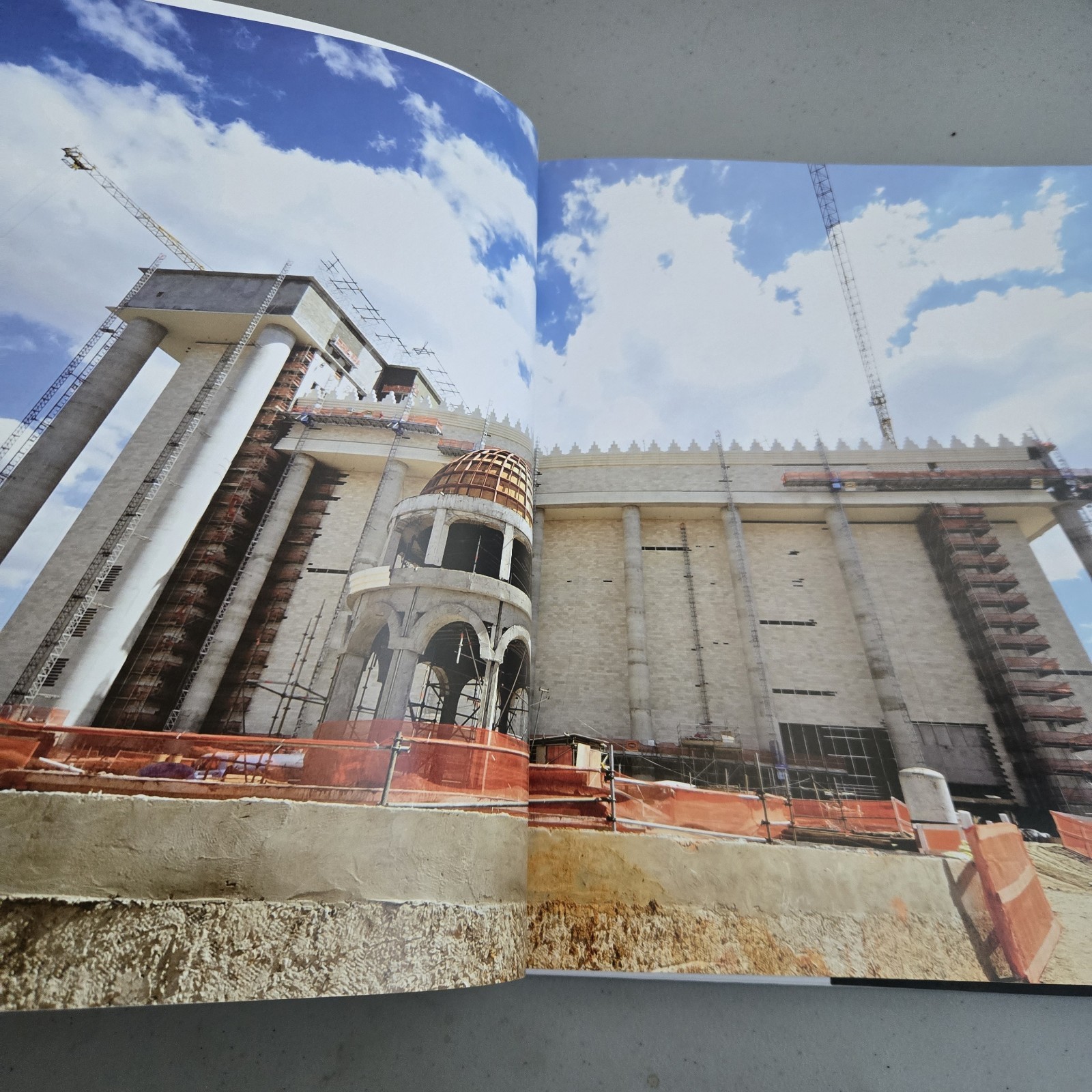 EL TEMPLO DE SALOMON (SOLOMON’S TEMPLE) SAN PAULO, BRAZIL BOOK 2015 HCDJ