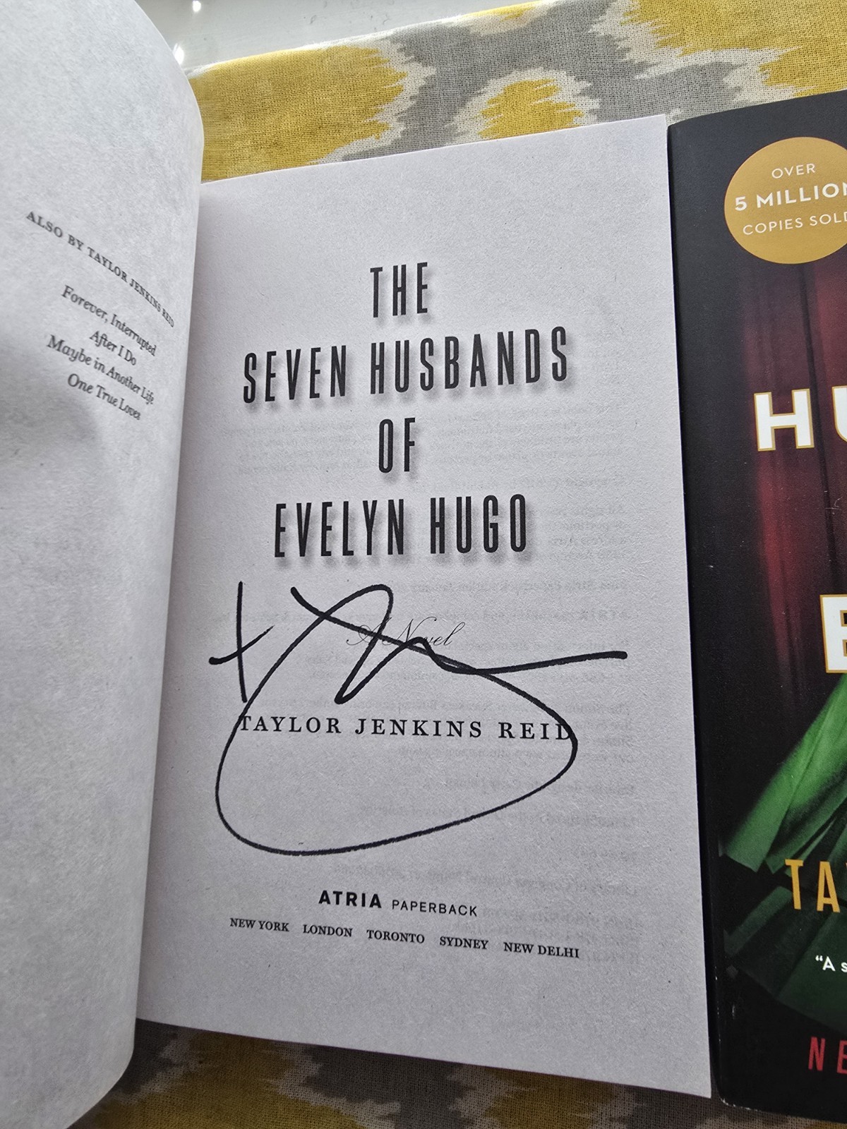 SIGNED The Seven Husbands of Evelyn Hugo Paperback Book By Taylor Jenkins Reid