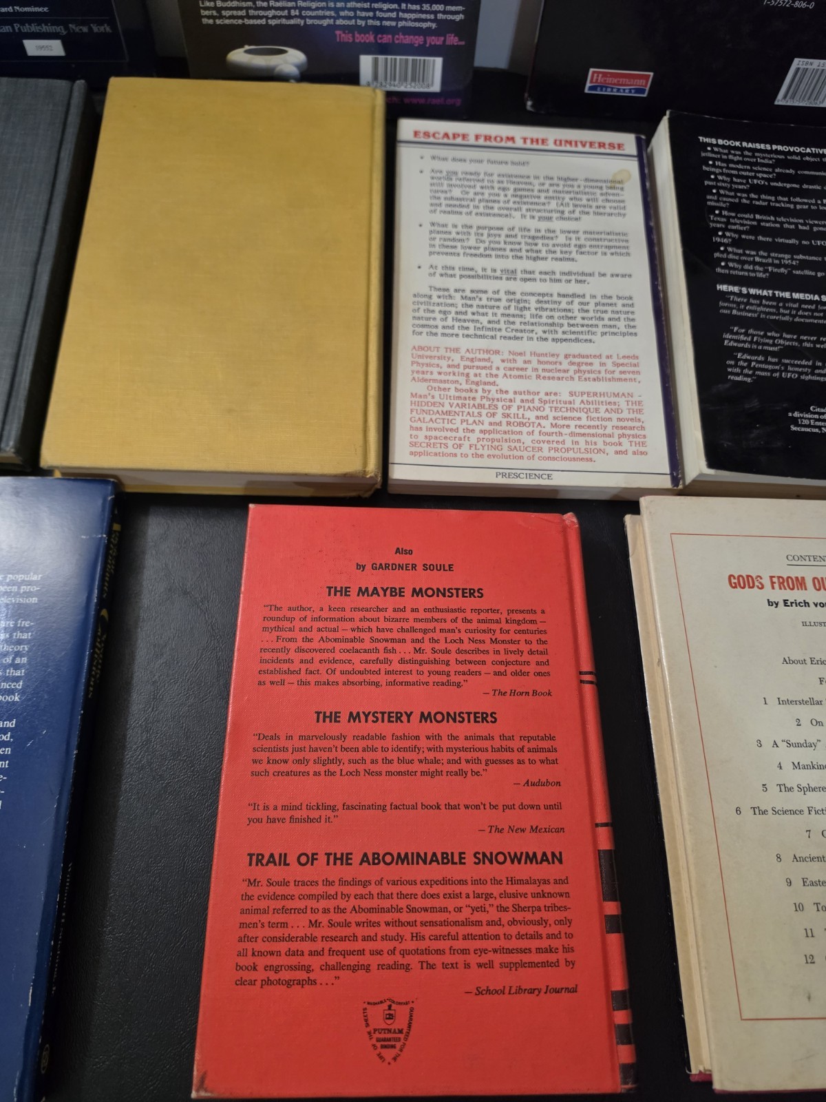 Excellent Lot Of TEN HTF To Very Rare Books On Extraterrestrials / Aliens / UFOs