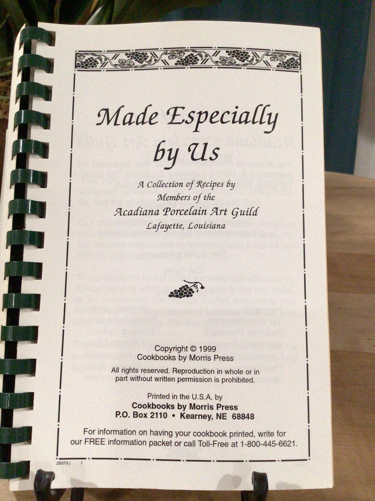 1999 ~ Made Especially By Us Cookbook Acadiana Art Guild Lafayette, LA 88 Pages
