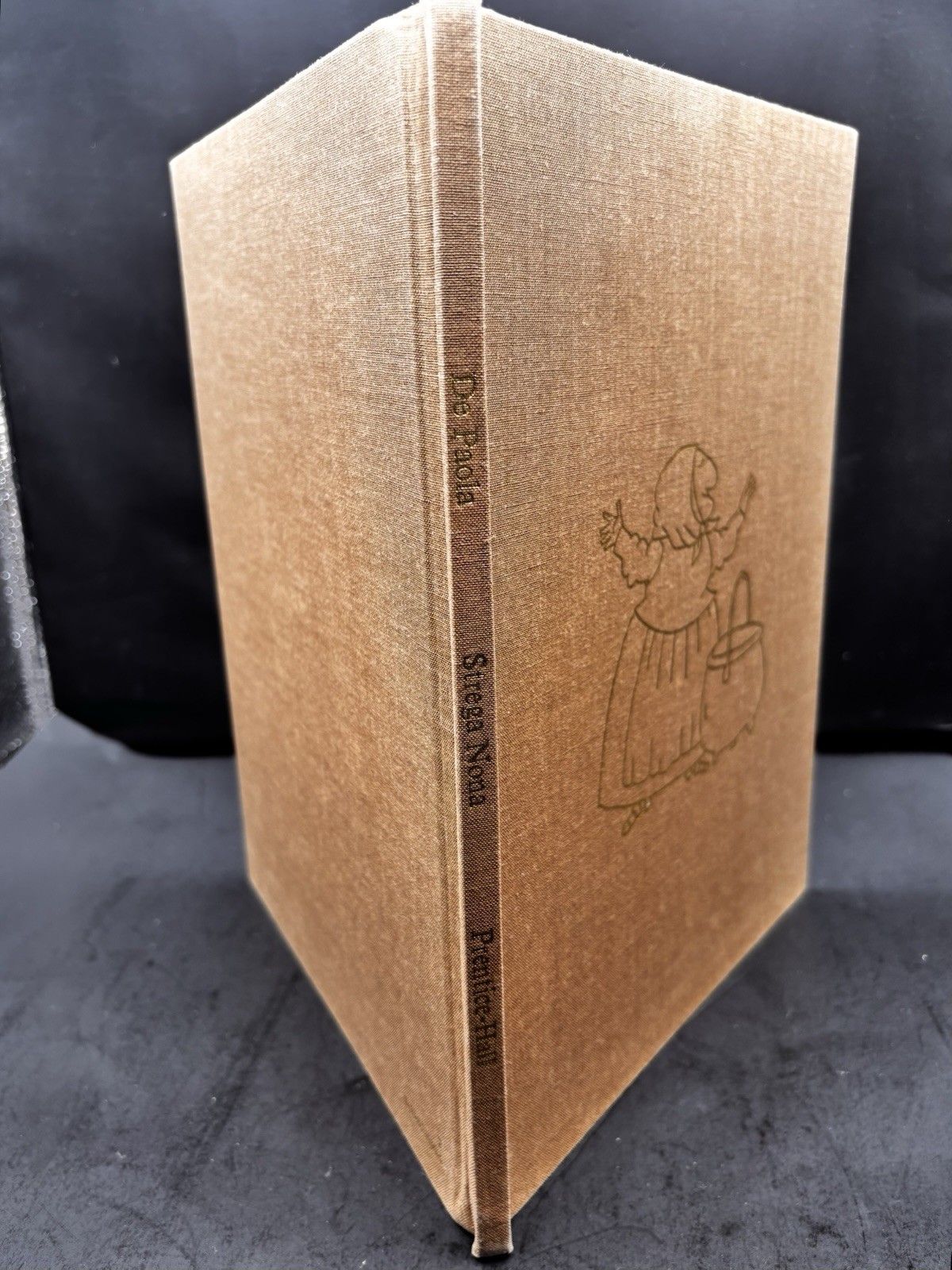 Strega Nona: An Old Tale RARE Deluxe Reinforced Binding, Early Reprint, Mid1970s
