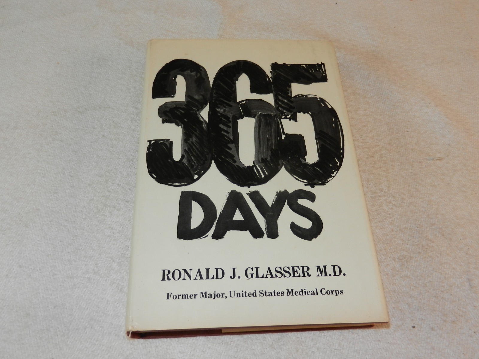 VIETNAM 1968-69 US Army Doctor Zama ,hospital in Japan „365 DAYS“ 1971 ed