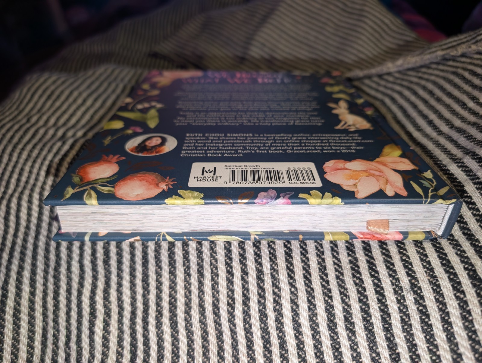 Beholding and Becoming: The Art of Everyday Worship Ruth Chou Simons HC