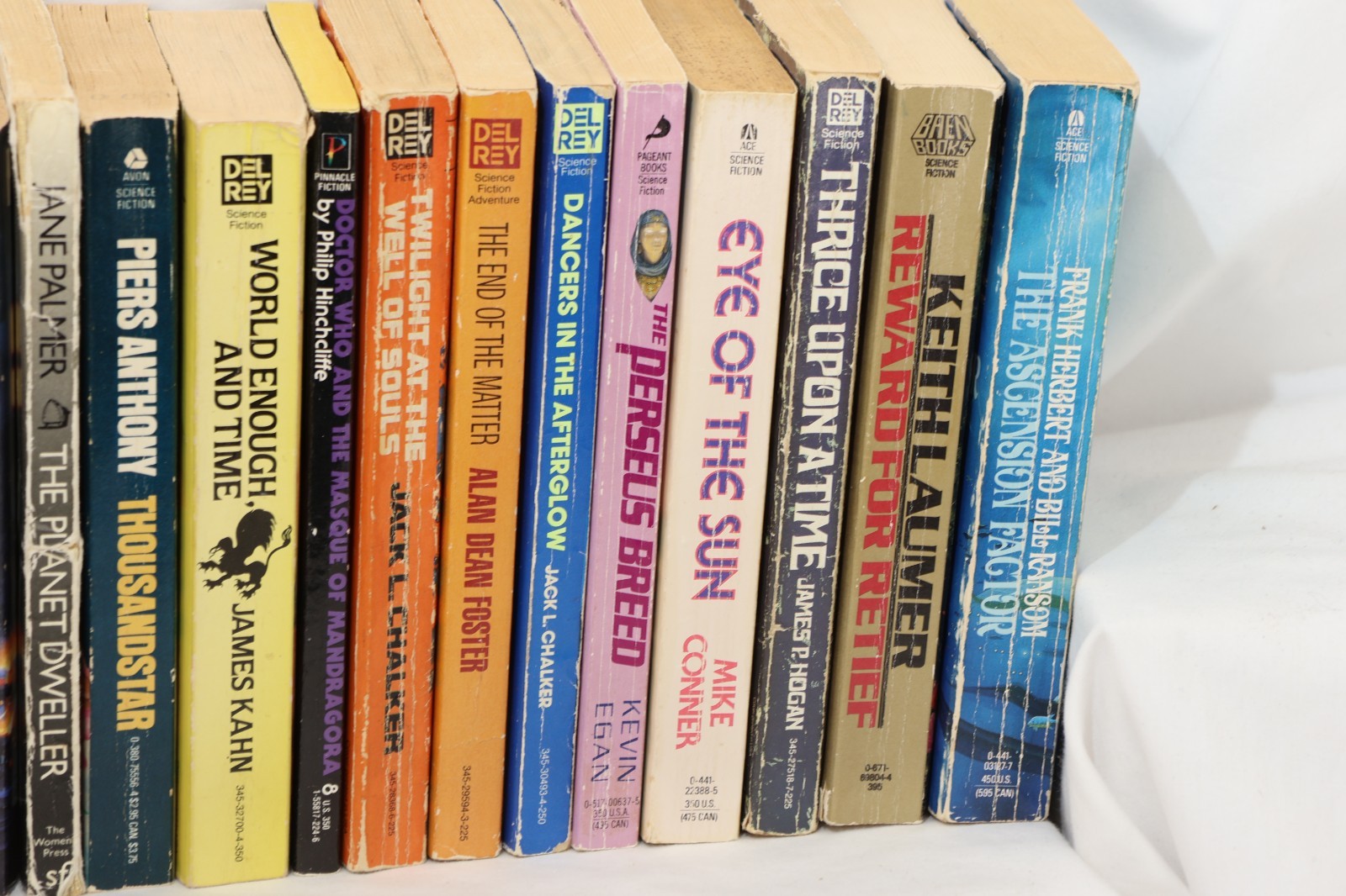 Lot of 20 Science Fiction Books, Paperback, No Duplicates, B670